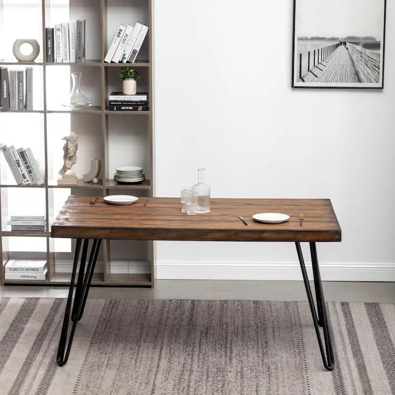 Table à manger industrielle de 60 po avec pieds en épingle — Plateau en pin foncé rustique et cadre en métal noir