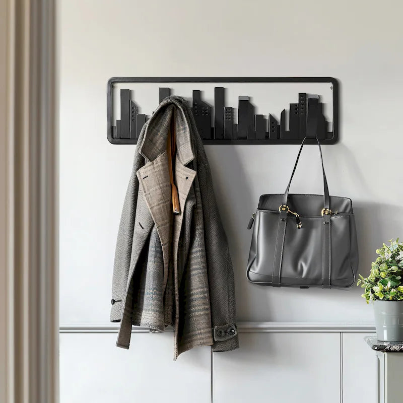 Porte-manteaux et porte-serviettes mural de 56,6 cm avec 4 patères rabattables — Bois Noir Silhouette de Ville