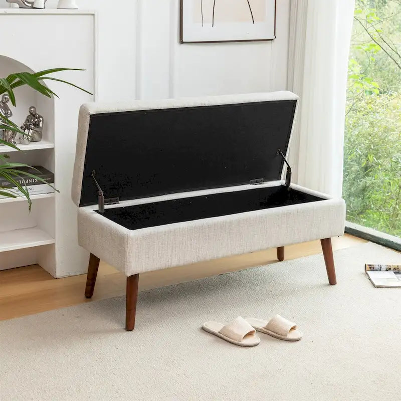 Banc de rangement capitonné en tissu de lin et pieds en bois massif — Chambre à coucher et entrée
